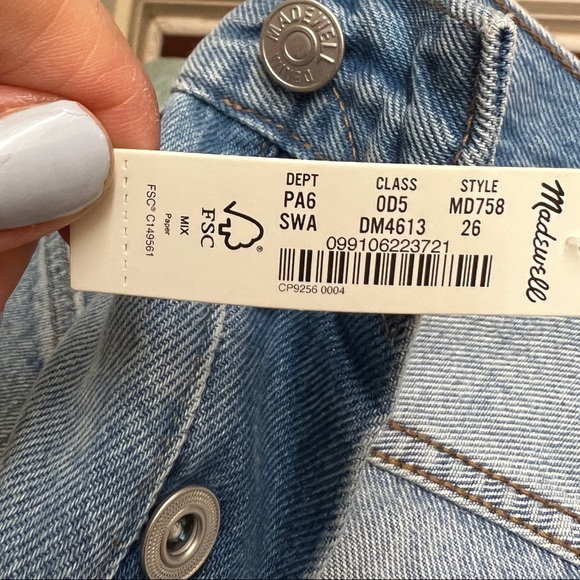 Madewell Relaxed Mid-Length Denim Shorts in Selton Wash: Ripped Edition - Picture 6 of 6